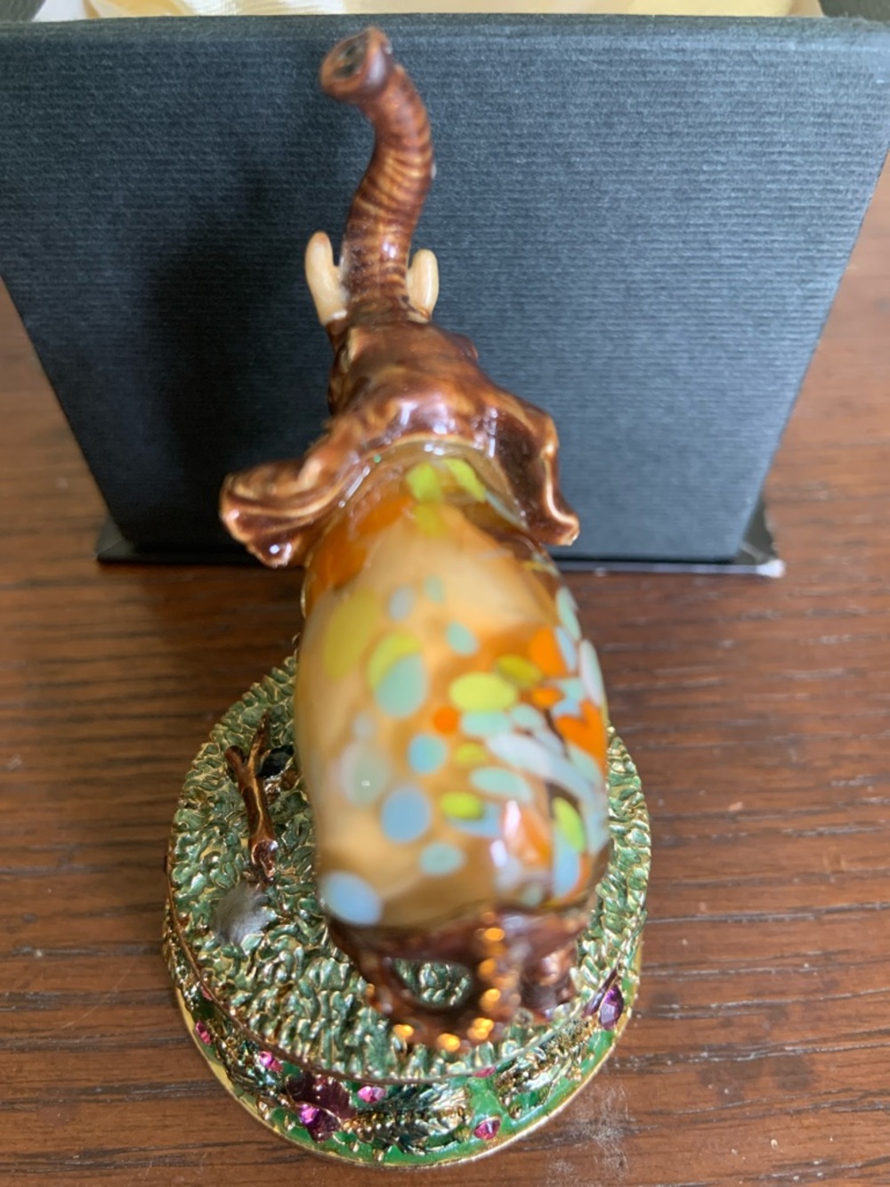 Fitz and Floyd Brown Elephant Trinket Box with Multicolor Glass Back - Picture 2 of 14
